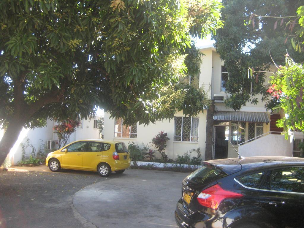 Le Cactus Guest House Baie-du-Tombeau Екстер'єр фото