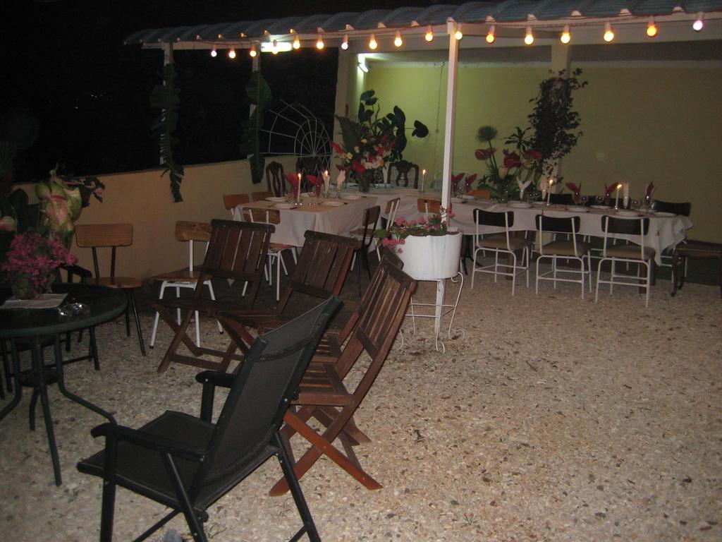 Le Cactus Guest House Baie-du-Tombeau Екстер'єр фото
