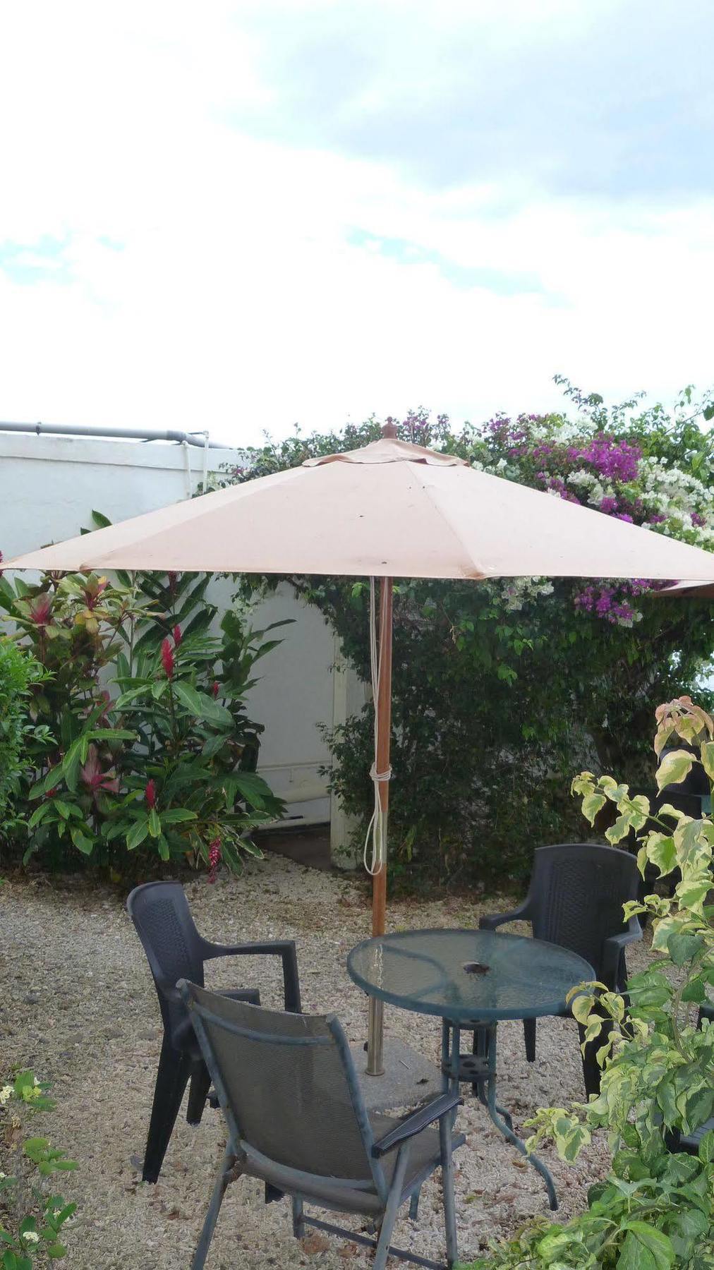 Le Cactus Guest House Baie-du-Tombeau Екстер'єр фото
