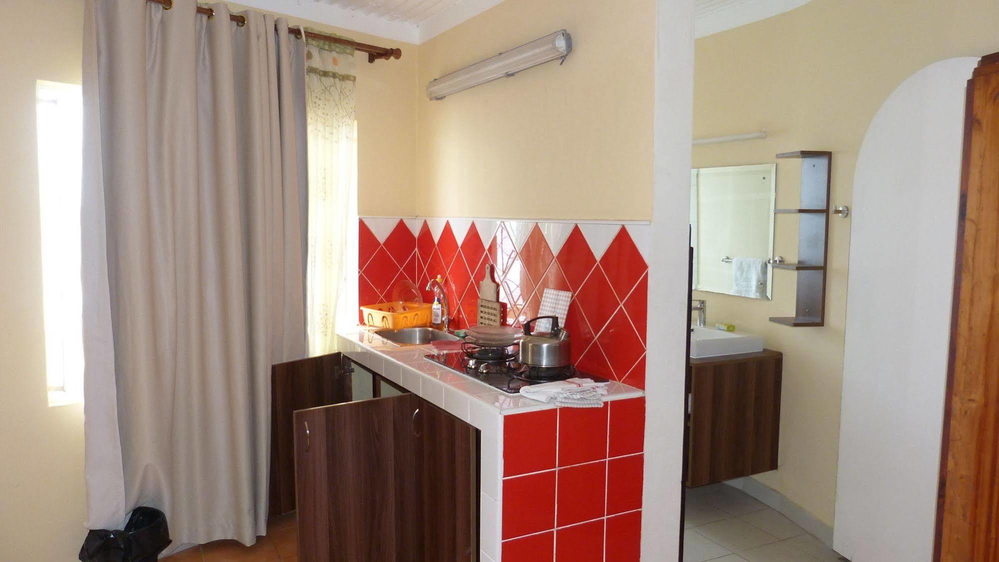 Le Cactus Guest House Baie-du-Tombeau Екстер'єр фото